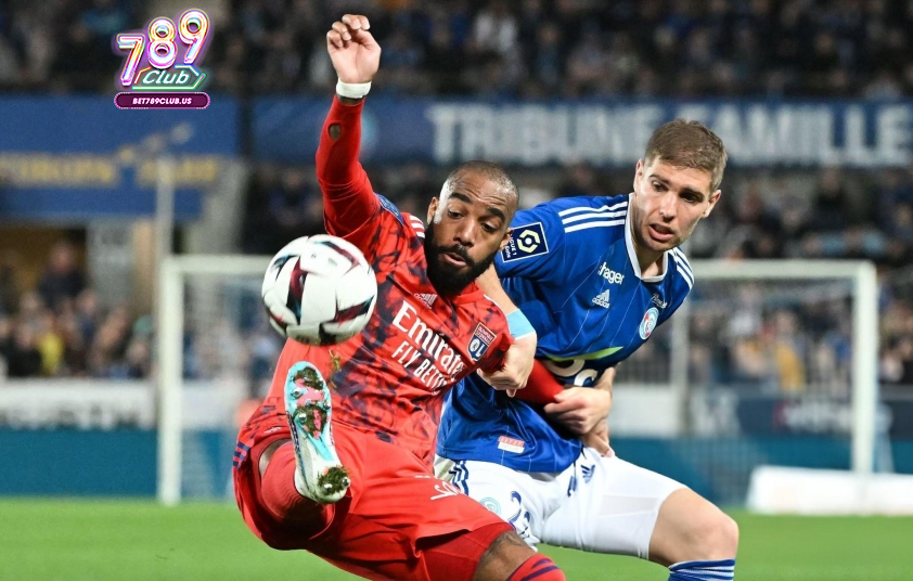 Lyon (đỏ) có thể vươn lên Top 3 trên BXH nếu giành chiến thắng trước Strasbourg.(Ảnh: Getty) Lyon (đỏ) có thể vươn lên Top 3 trên BXH nếu giành chiến thắng trước Strasbourg.(Ảnh: Getty)