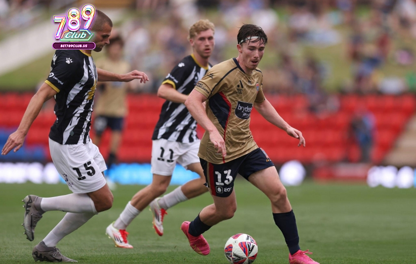Macarthur và Newcastle Jets hứa hẹn sẽ tạo nên một màn đối đầu hấp dẫn. Ảnh: Getty Macarthur và Newcastle Jets hứa hẹn sẽ tạo nên một màn đối đầu hấp dẫn. Ảnh: Getty